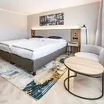 ホテル Parkhotel Congress Center 4*