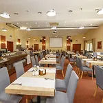 Parkhotel Congress Center ホテル 4*