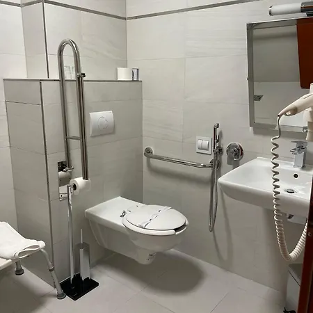 Ξενοδοχείο Parkhotel Congress Center 4*
