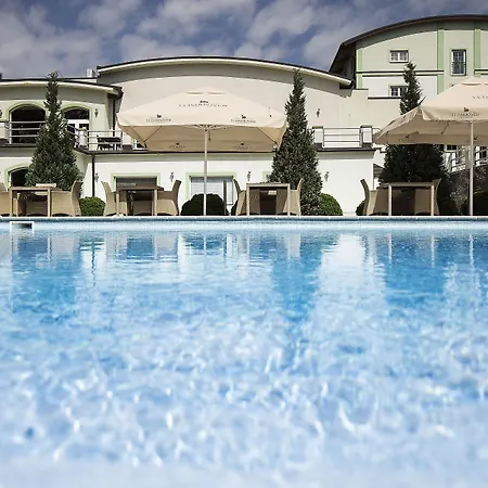 Parkhotel Congress Center فندق 4*