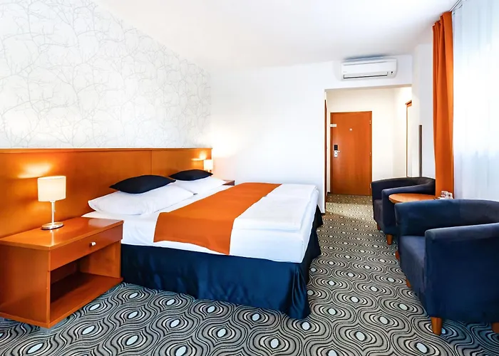 Hotell Parkhotel Congress Center 4*